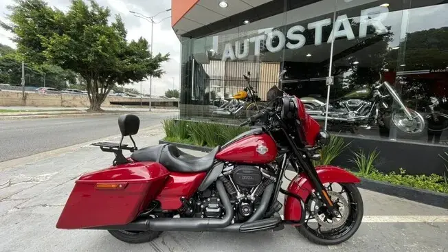 Harley Davidson Street Glide SPECIAL FLHXS