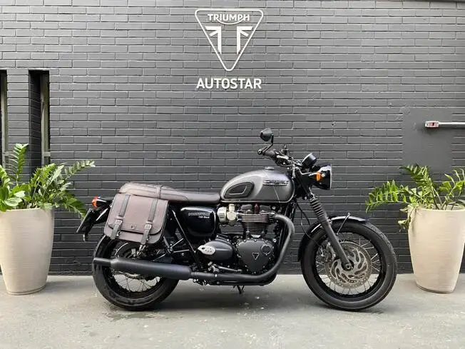 Triumph Bonneville T120 Black