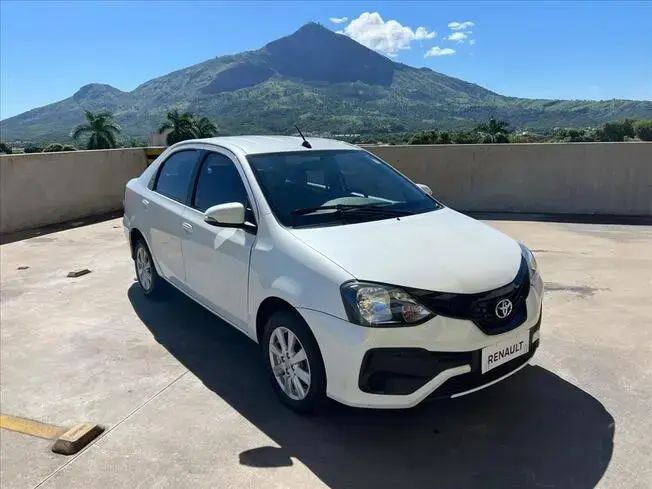 Toyota ETIOS 1.5 X PLUS SEDAN 16V FLEX 4P AUTOMÁTICO