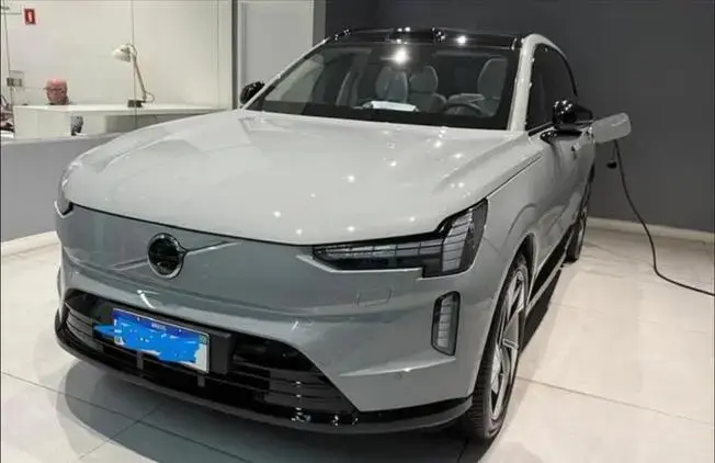 Volvo EX90 P8 RECHARGE TWIN ELECTRIC PERFORMANCE ULTRA AWD