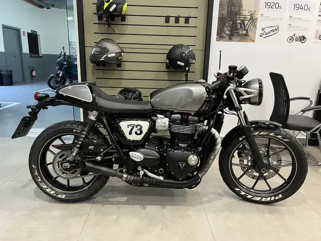 Triumph Street Cup 900