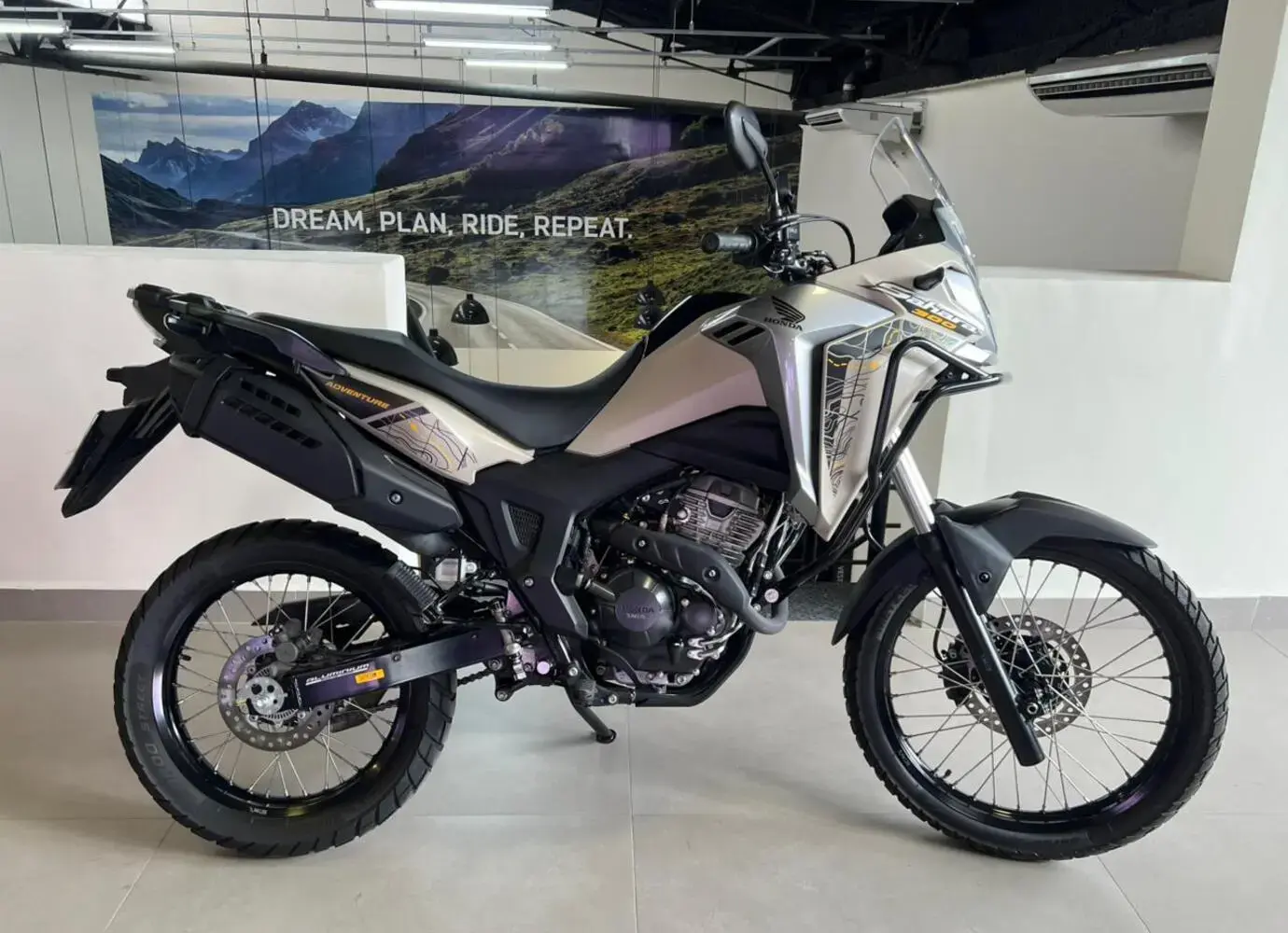 galeria XRE Sahara 300