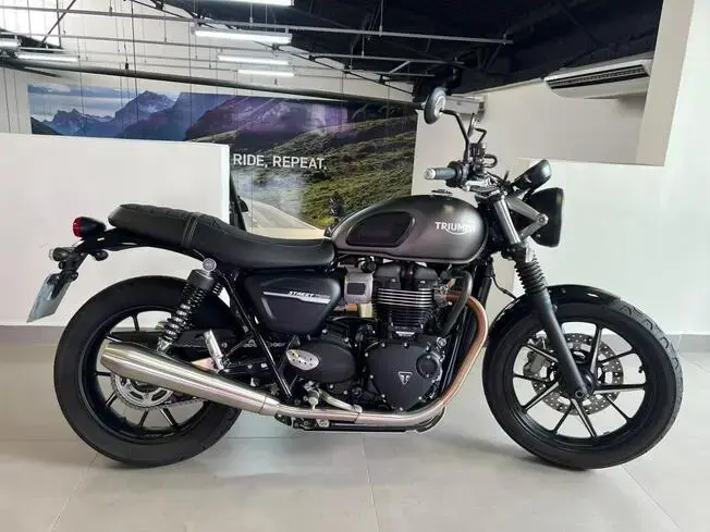 Triumph Street Twin 900cc
