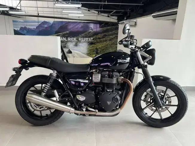 Triumph Street Twin 900cc