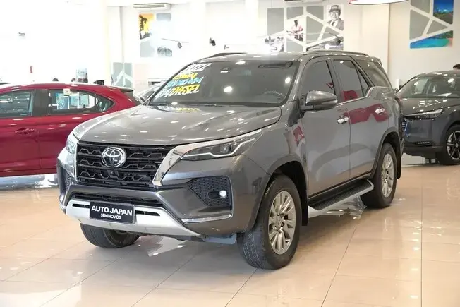 HILUX SW4 2.8 D-4D TURBO DIESEL SRX 7L 4X4 AUTOMÁTICO