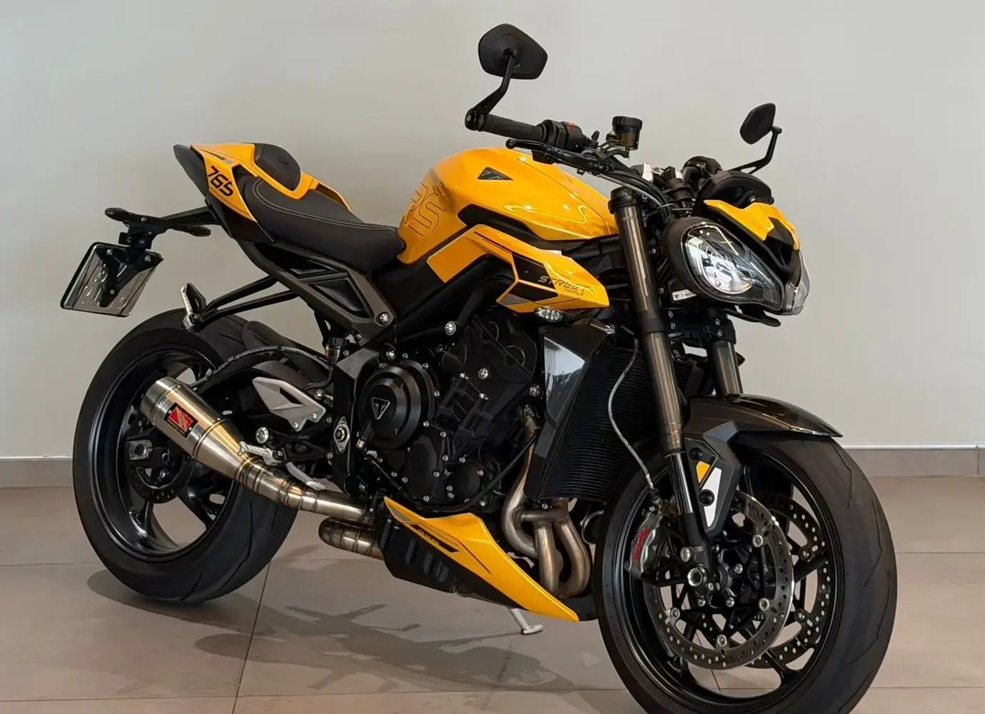 galeria Street Triple 765