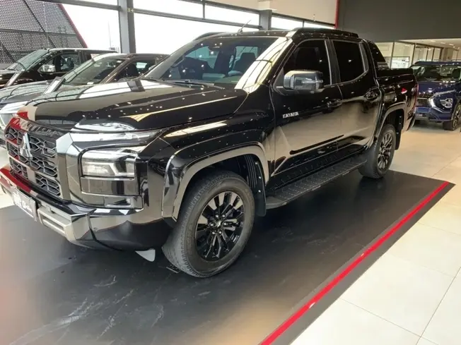 Mitsubishi TRITON 2.4 BITURBO DIESEL CD KATANA 4X4 AUTOMÁTICO