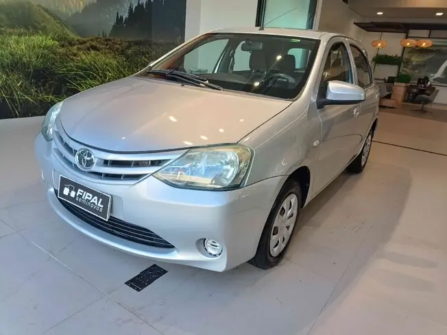 Toyota ETIOS 1.3 X 16V FLEX 4P MANUAL
