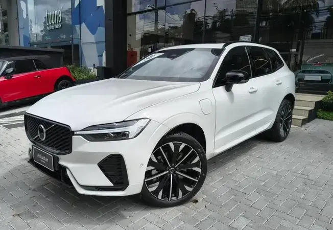 Volvo XC60 Ultra Dark PHEV