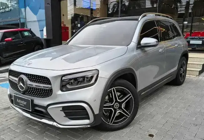 Mercedes Benz GLB 220 4M AMG Line