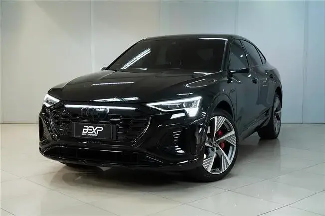 Q8 E-TRON