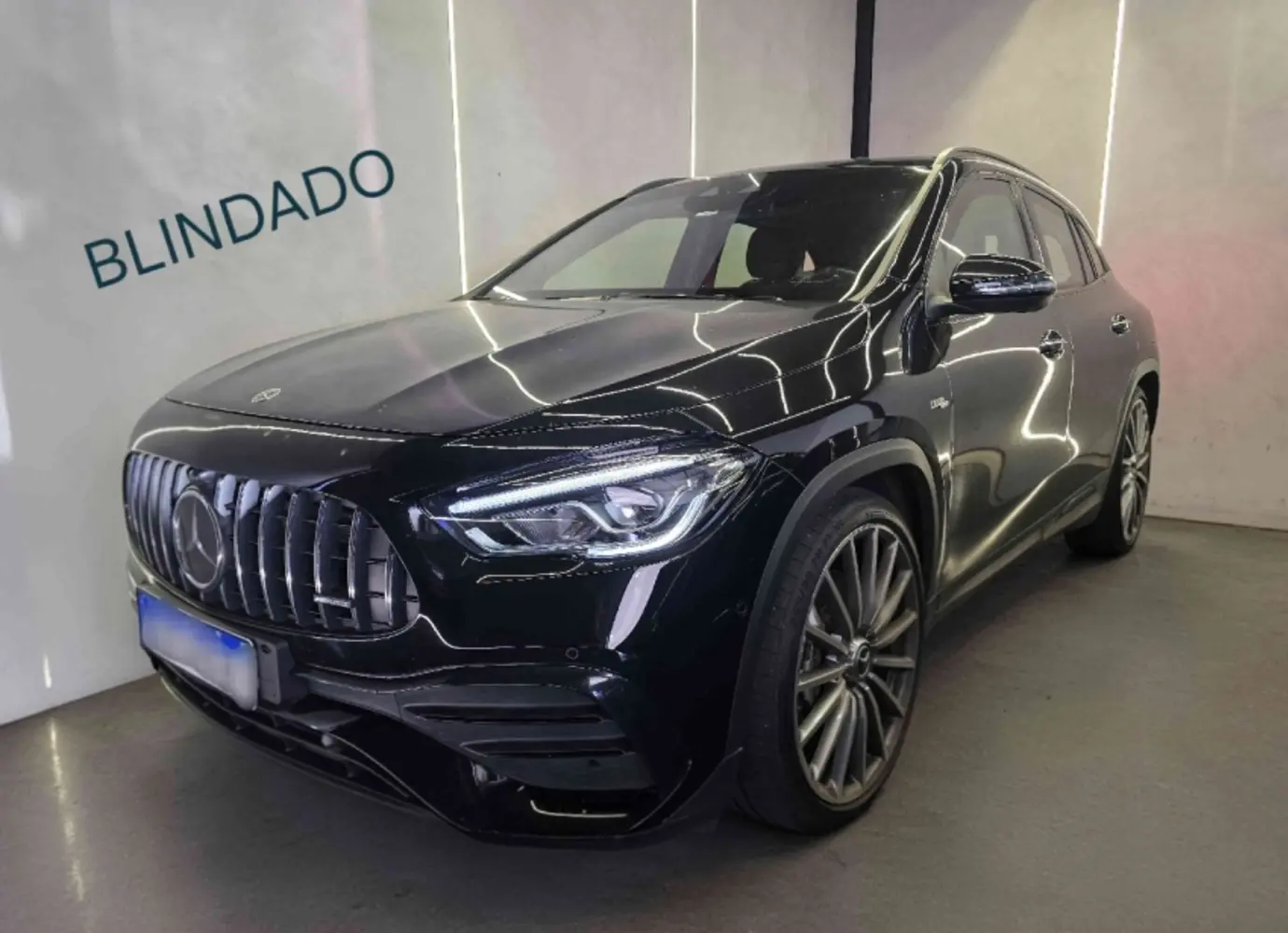 galeria GLA 35 AMG