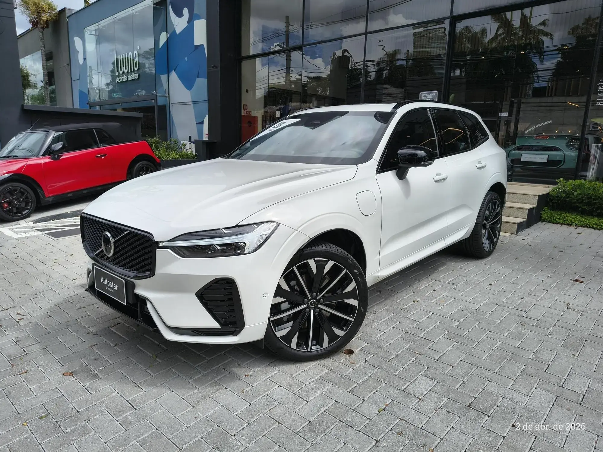 XC60 Ultra Dark PHEV