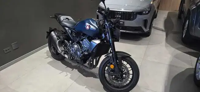 Honda CB 1000R Black Edition