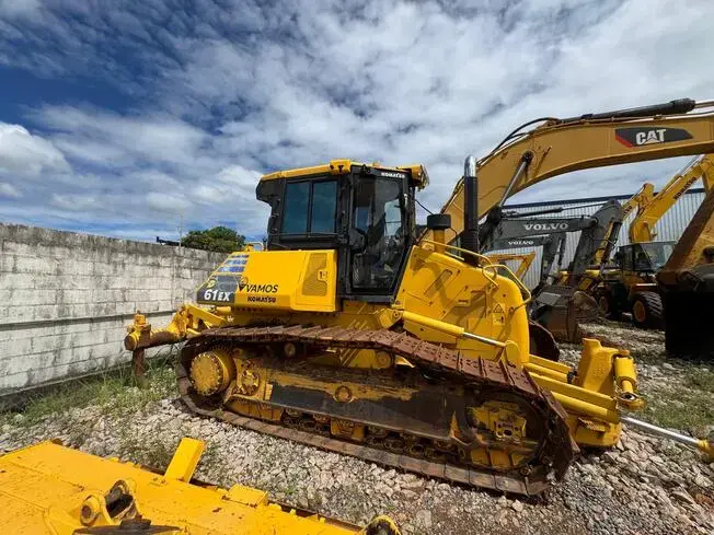 Escavadeira Komatsu D61EX-23M0 