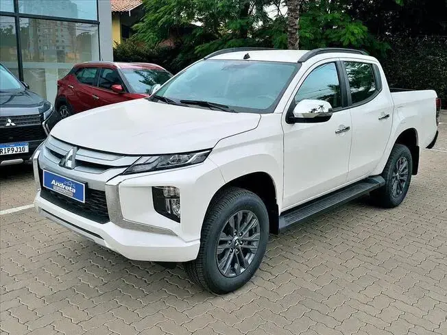 Mitsubishi L200 TRITON 2.4 16V TURBO DIESEL SPORT HPE CD 4P 4X4 AUTOMÁTICO