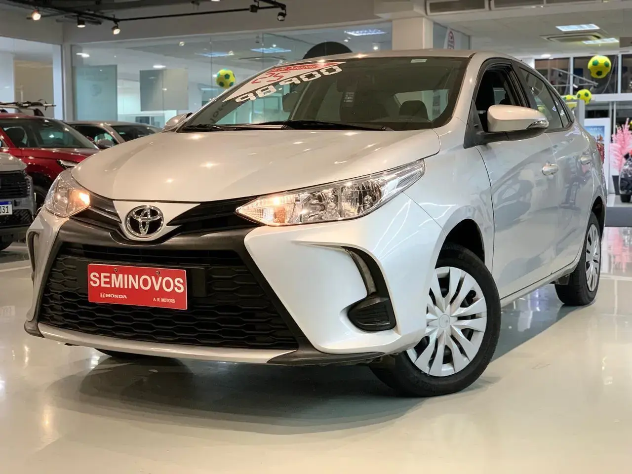 galeria Yaris Sedan