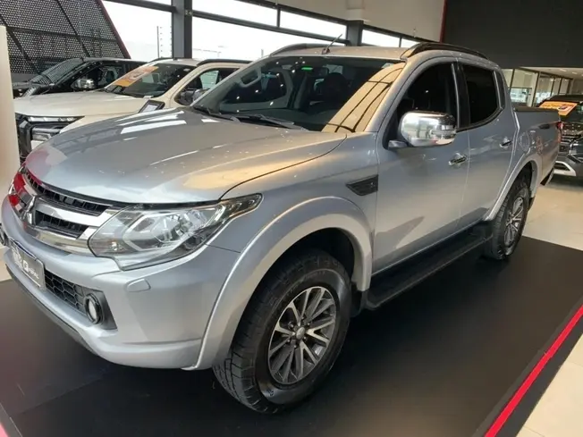 Mitsubishi L200 TRITON 2.4 16V TURBO DIESEL SPORT HPE-S CD 4P 4X4 AUTOMÁTICO