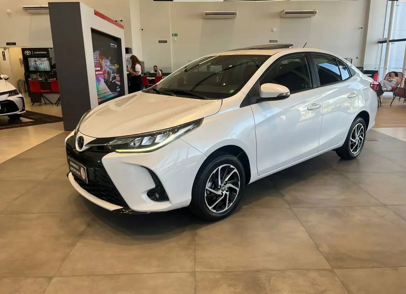 galeria YARIS XLS