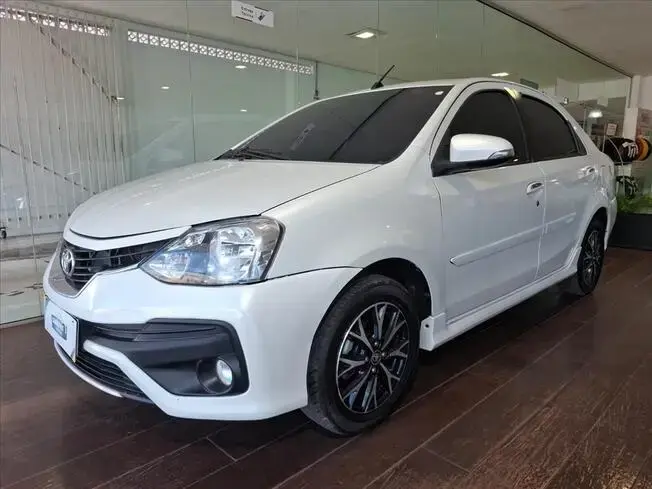 ETIOS 1.5 PLATINUM SEDAN 16V FLEX 4P AUTOMÁTICO