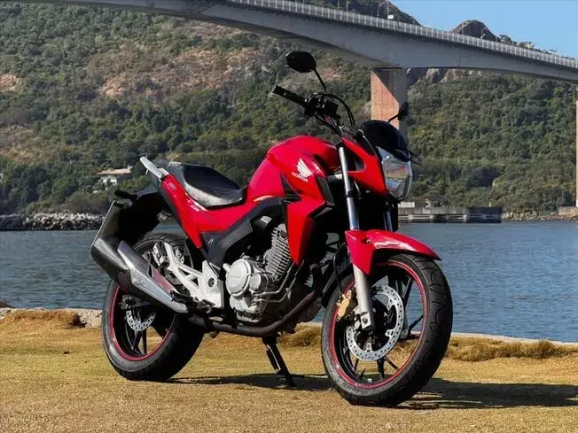 CB TWISTER