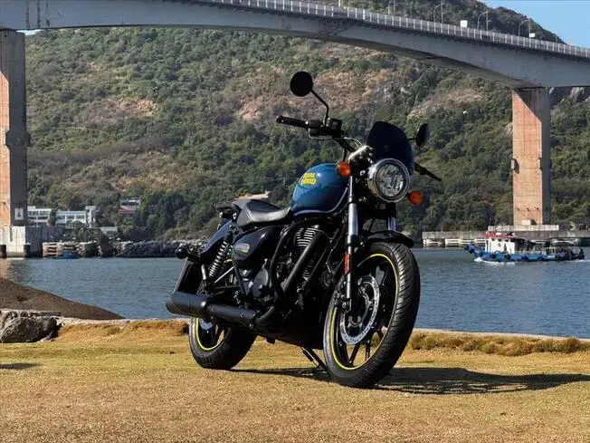 Royal Enfield METEOR 350 FIREBALL