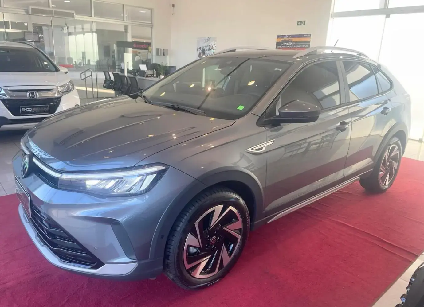 galeria NIVUS HIGHLINE 1.0 200 TSI Flex Aut.