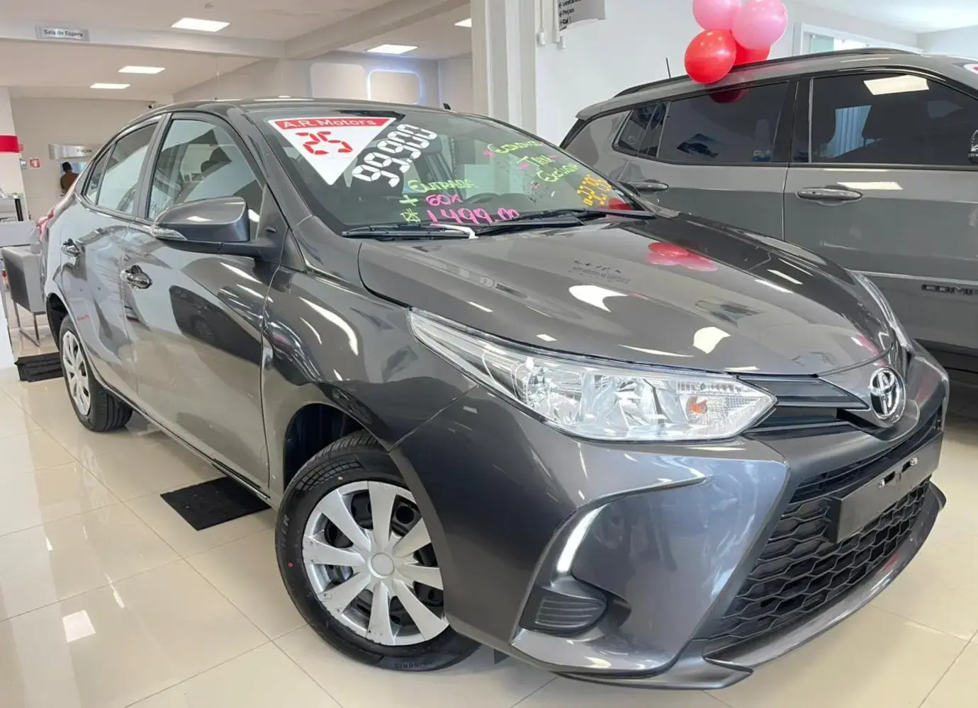 galeria Yaris Sedan