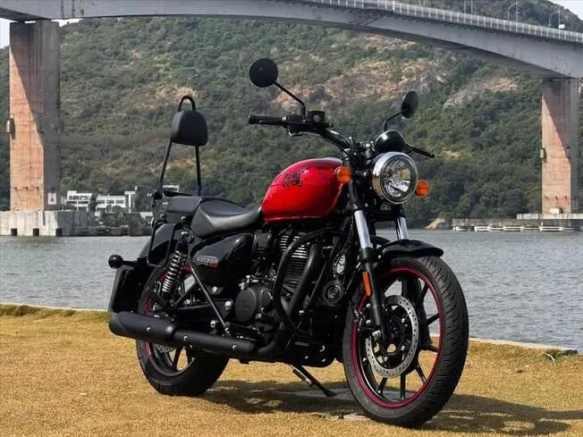 Royal Enfield METEOR 350 FIREBALL