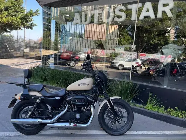 Harley Davidson Sportster XL 883 Iron