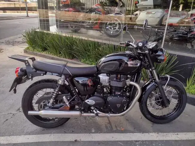Triumph Bonneville T100 ABS