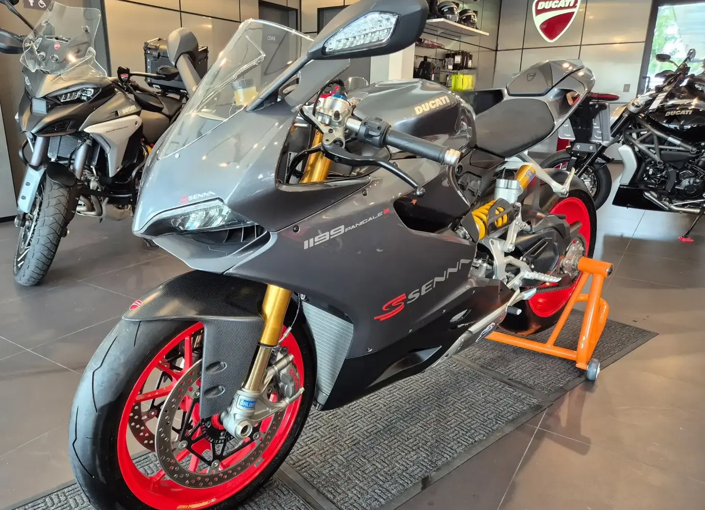 galeria DUCATI SUPERBIKE 1199 PANIGALE S SENNA