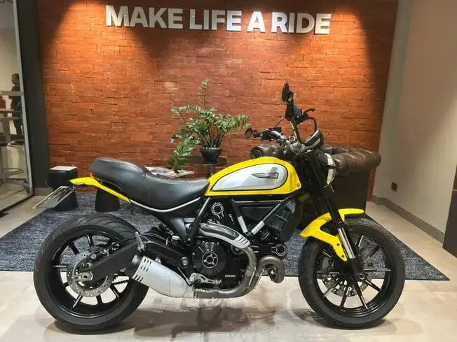 Ducati Scrambler ICON 800cc