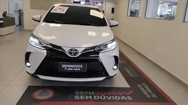 YARIS 1.5 16V FLEX SEDAN XLS MULTIDRIVE