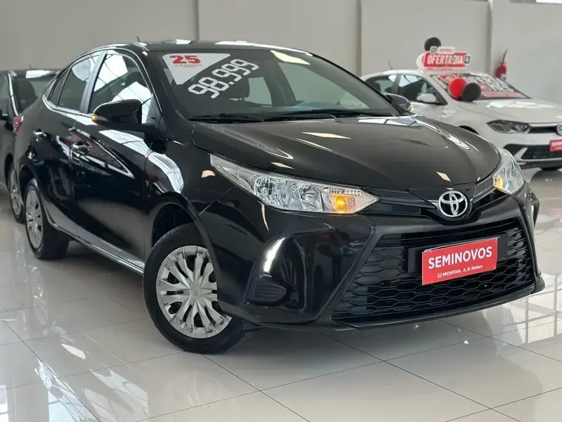 galeria Yaris Sedan