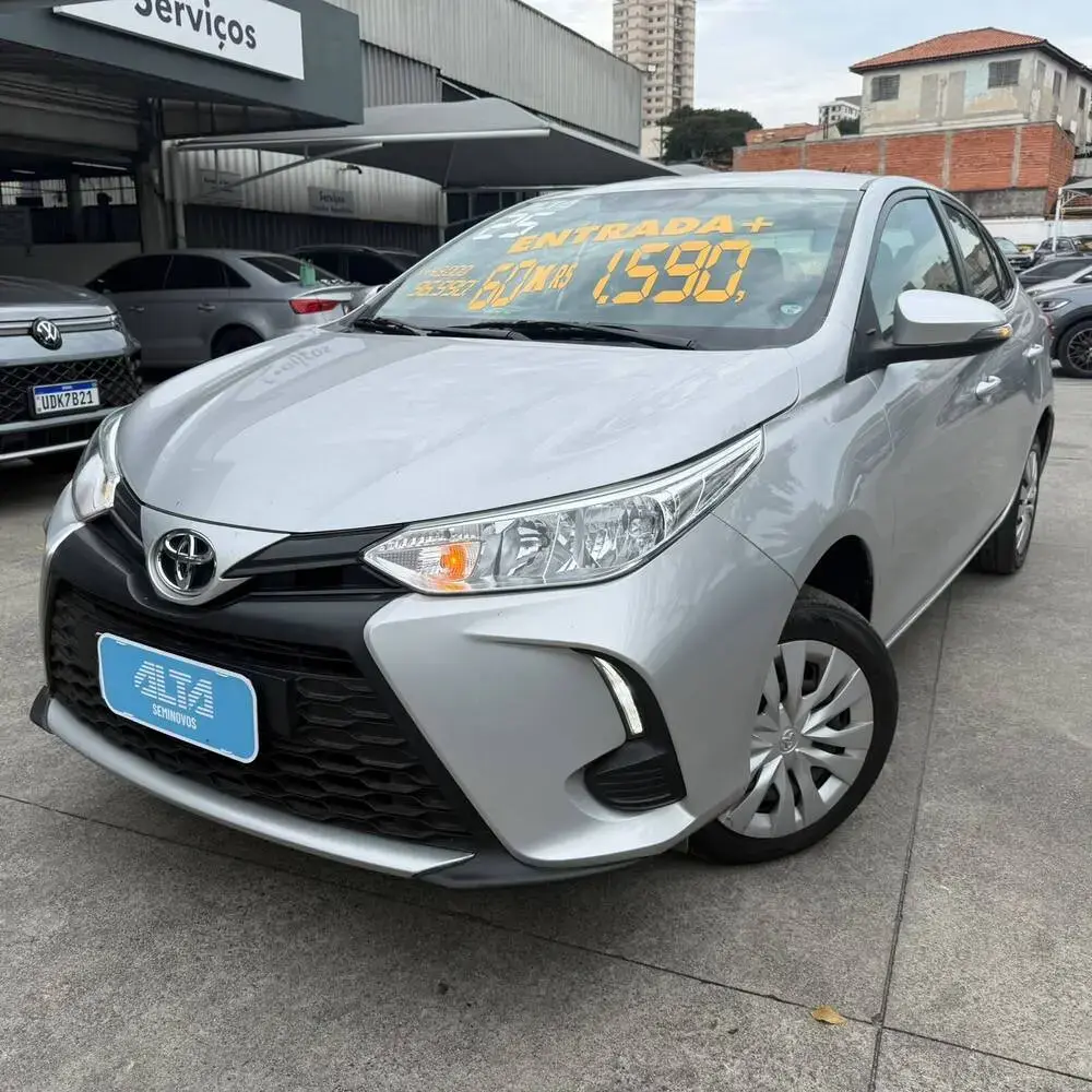 galeria Yaris Sedan