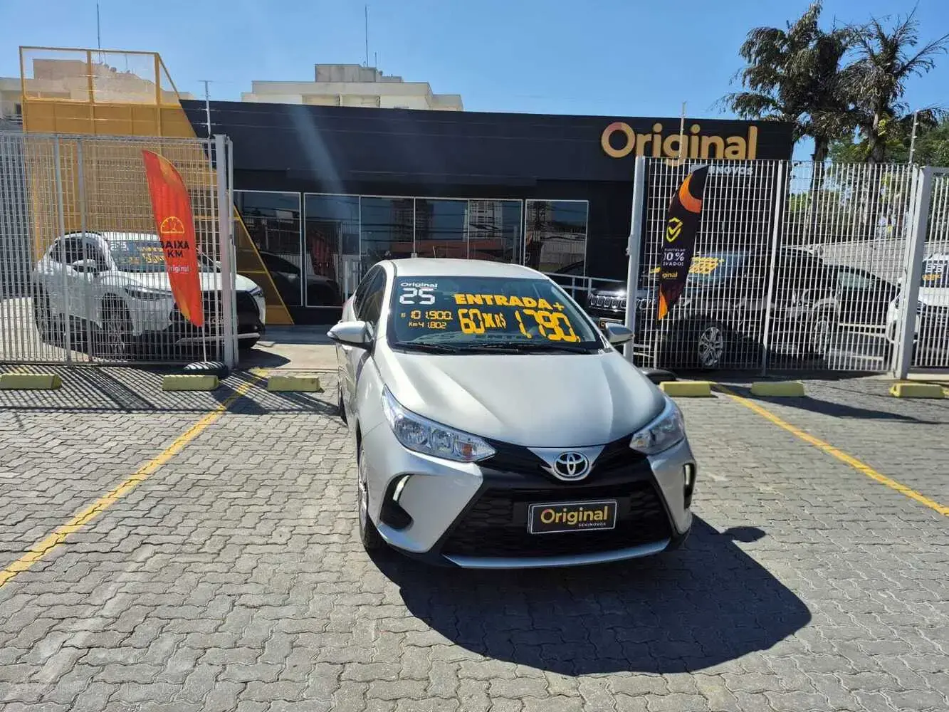 galeria Yaris Sedan