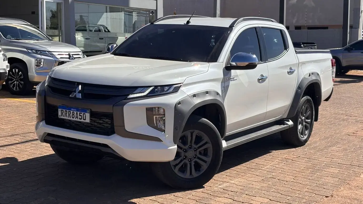 galeria L200 TRITON HPE 2.4 4X4