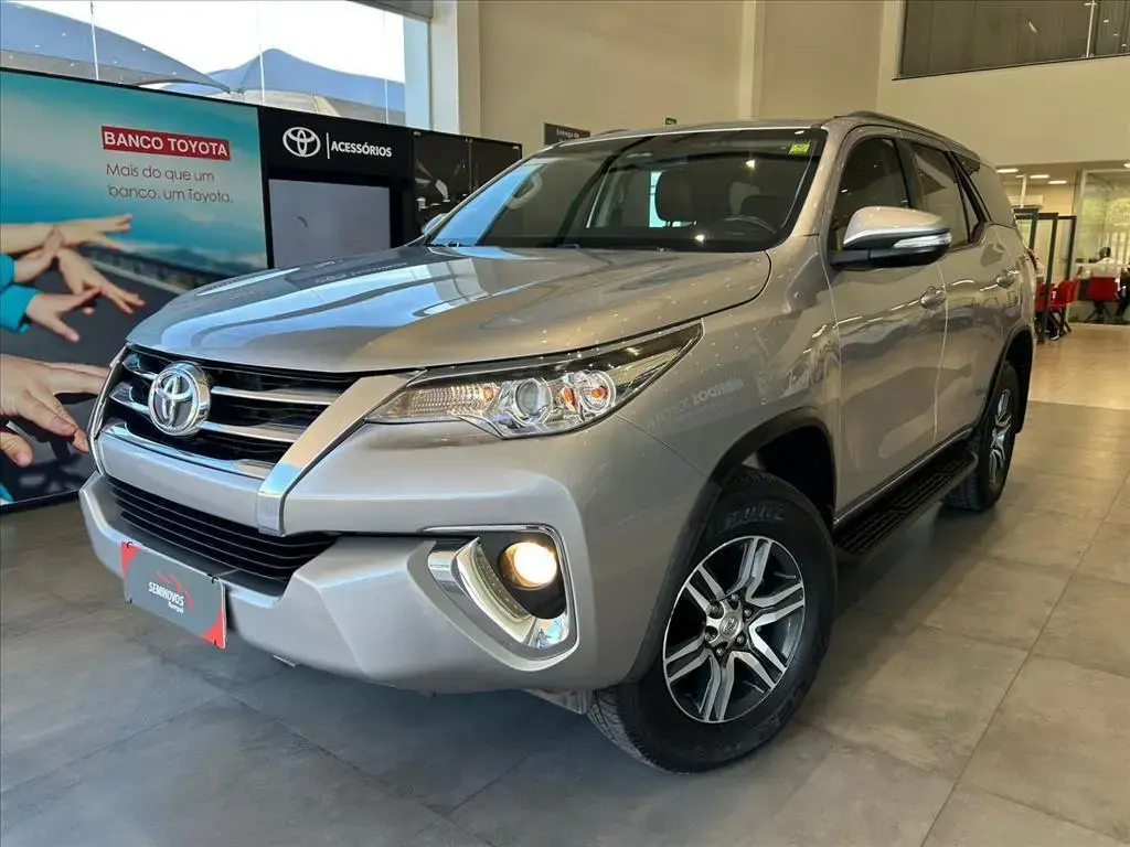 galeria HILUX SW4