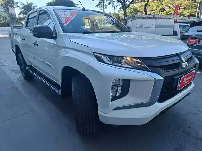 L200 Triton Sport HPE 2.4 DID-H 4x4 (Aut)