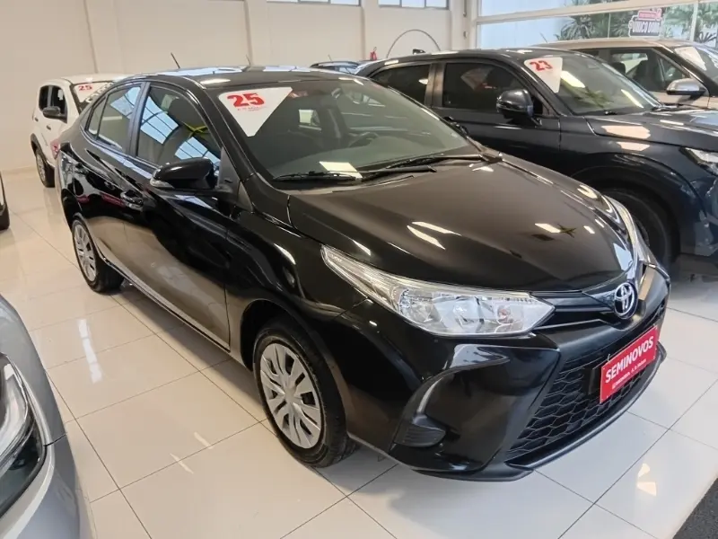 galeria Yaris Sedan