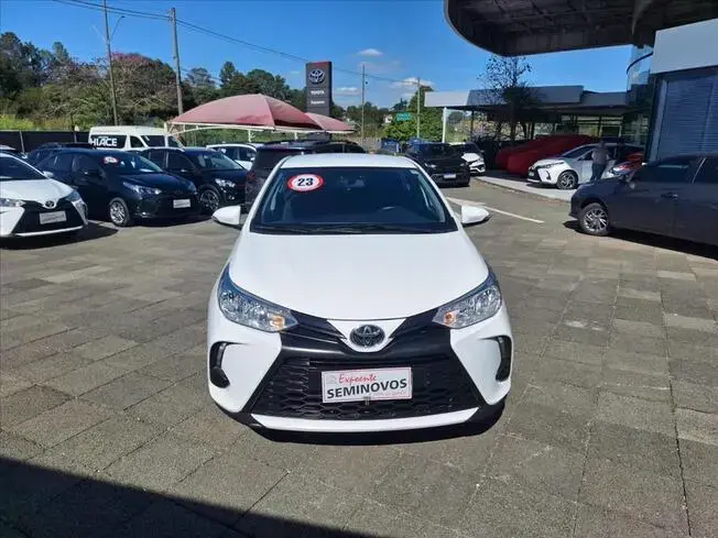YARIS 1.5 16V FLEX SEDAN XL LIVE MULTIDRIVE