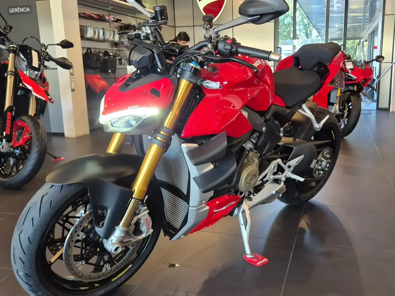 galeria DUCATI STREETFIGHTER V4 S