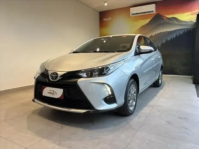YARIS 1.5 16V FLEX SEDAN XS CONNECT MULTIDRIVE