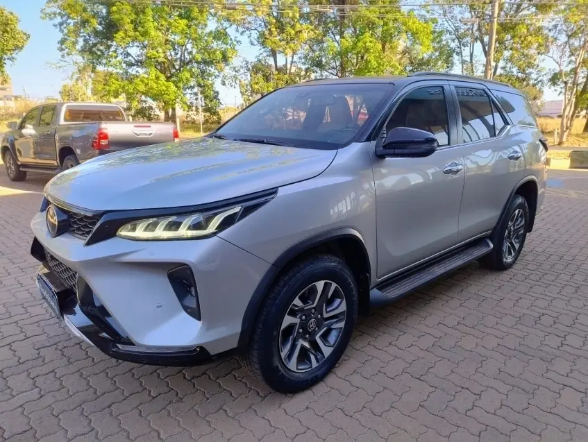 galeria HILUX SW4