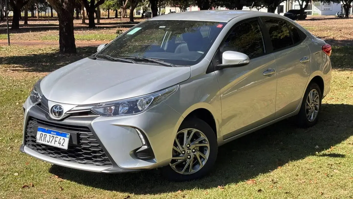 galeria TOYOTA YARIS SD XS 1.5 AUTOMATICO