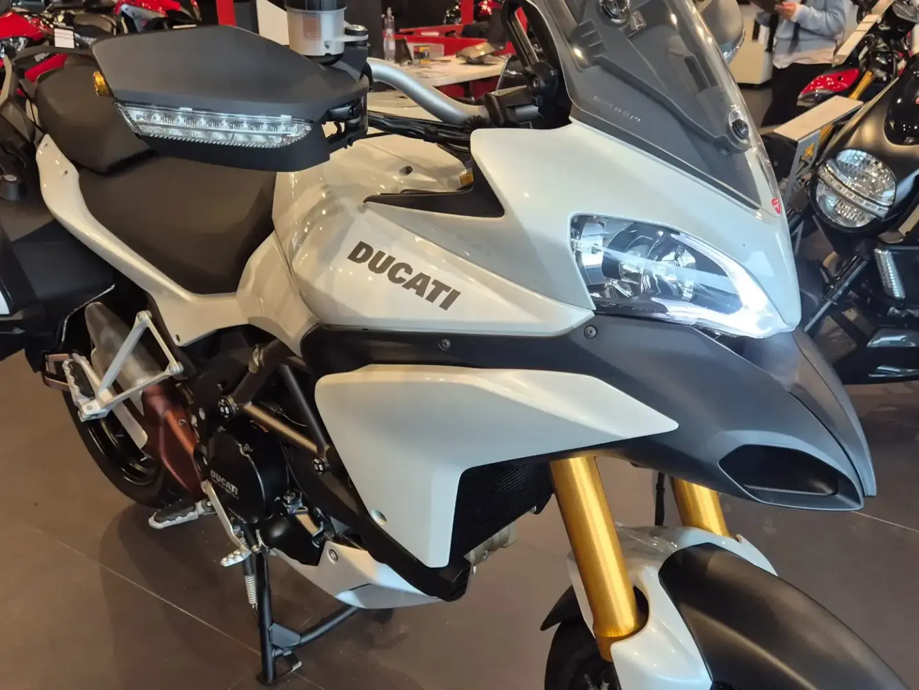 galeria DUCATI MULTISTRADA 1200S TOURING