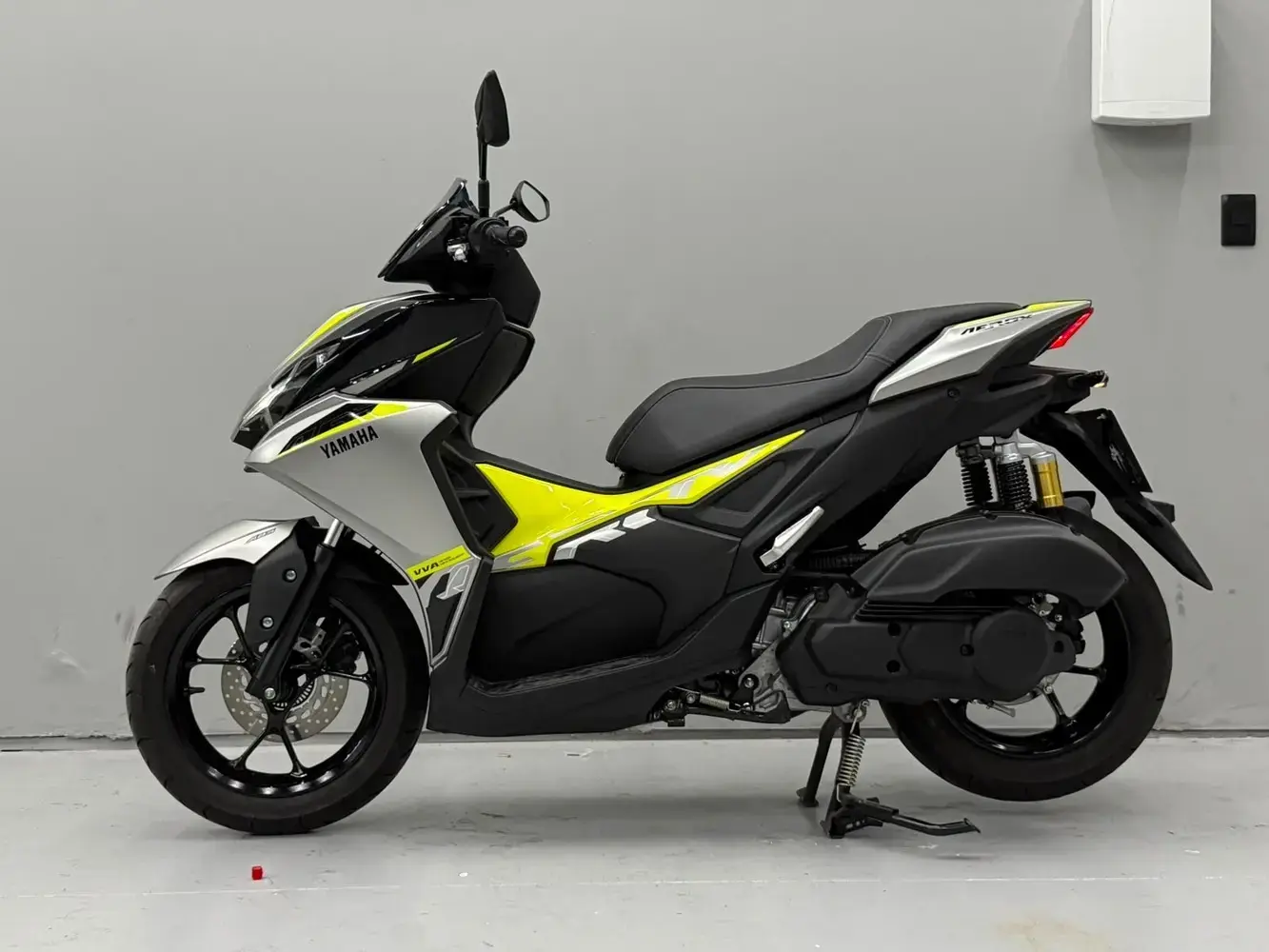 galeria AEROX CONNECTED ABS