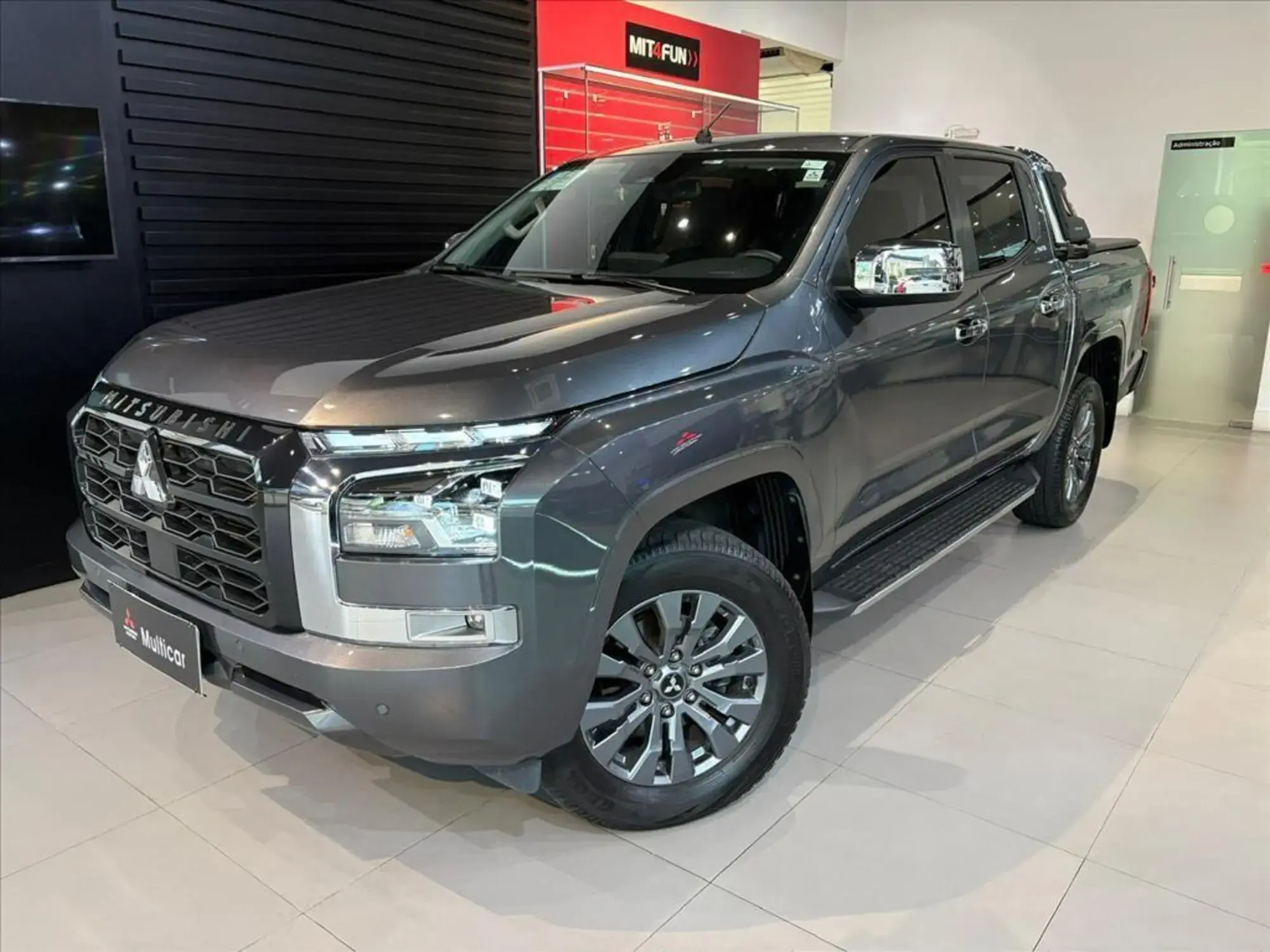 TRITON 2.4 BITURBO DIESEL CD HPE-S 4X4 AUTOMÁTICO