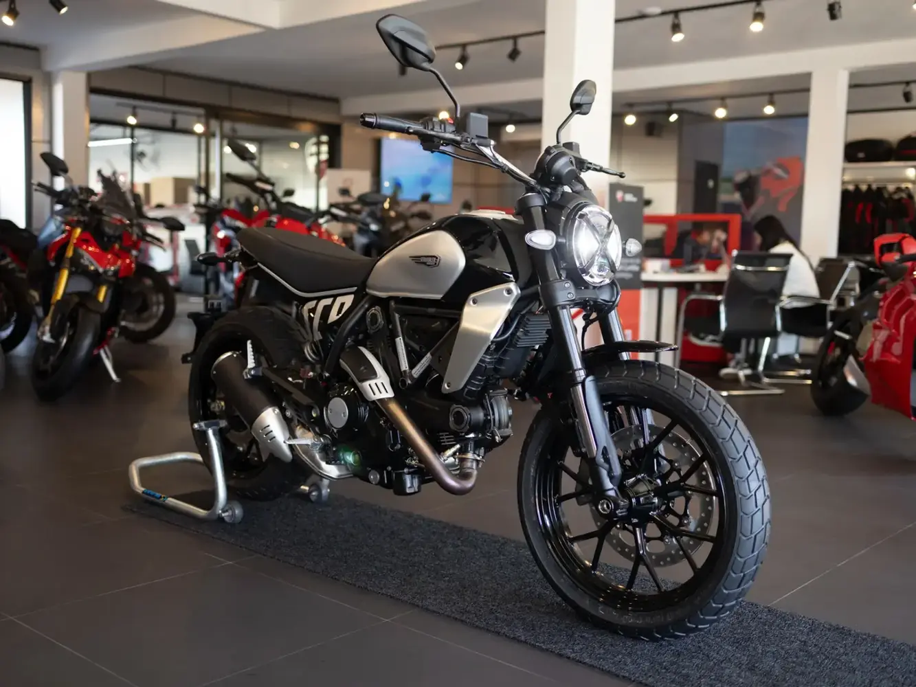 galeria DUCATI SCRAMBLER ICON